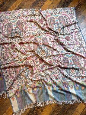 Pashmina Handnade Kani Wrap Scarf in Pink & Cream